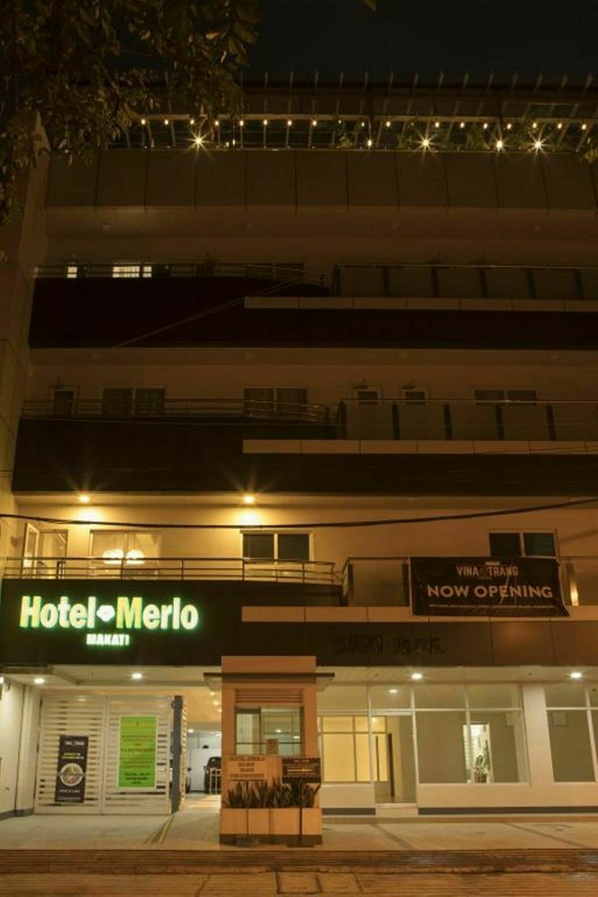 Hotel Merlo Makati City Bagian luar foto