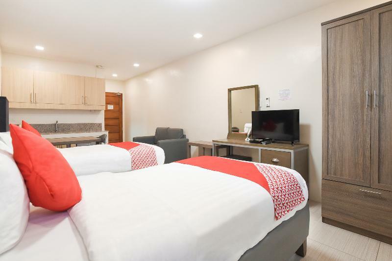 Hotel Merlo Makati City Bagian luar foto